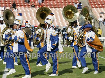 Thumbnail 3 in Crenshaw vs. Carson (CIF LA City Section D1 Final) photogallery.