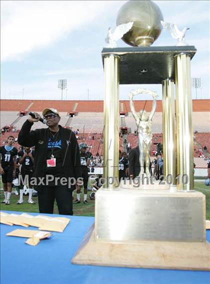 Thumbnail 1 in Crenshaw vs. Carson (CIF LA City Section D1 Final) photogallery.