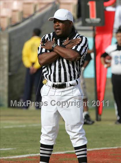 Thumbnail 2 in Crenshaw vs. Carson (CIF LA City Section D1 Final) photogallery.