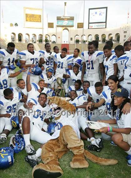 Thumbnail 2 in Crenshaw vs. Carson (CIF LA City Section D1 Final) photogallery.