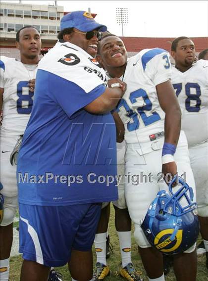 Thumbnail 2 in Crenshaw vs. Carson (CIF LA City Section D1 Final) photogallery.