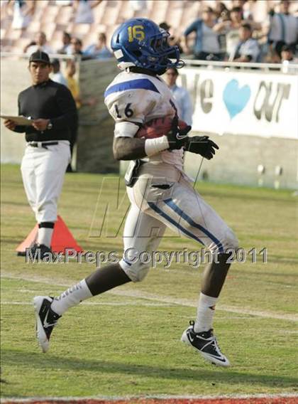 Thumbnail 3 in Crenshaw vs. Carson (CIF LA City Section D1 Final) photogallery.