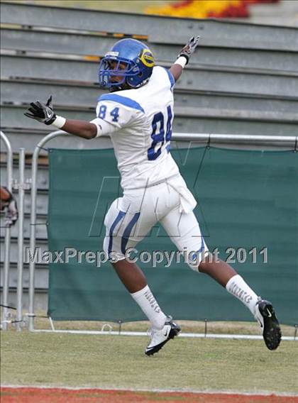 Thumbnail 3 in Crenshaw vs. Carson (CIF LA City Section D1 Final) photogallery.