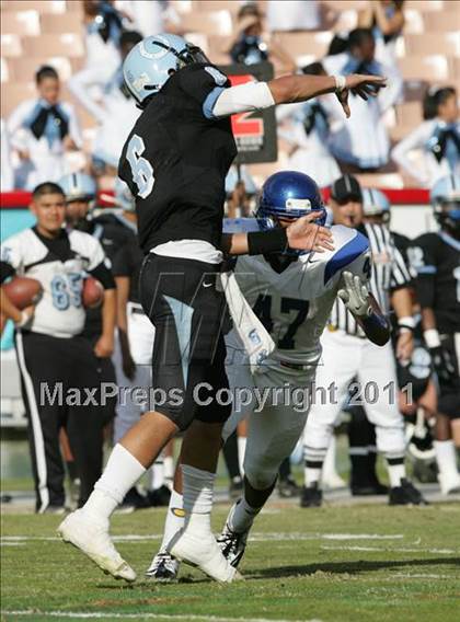 Thumbnail 2 in Crenshaw vs. Carson (CIF LA City Section D1 Final) photogallery.