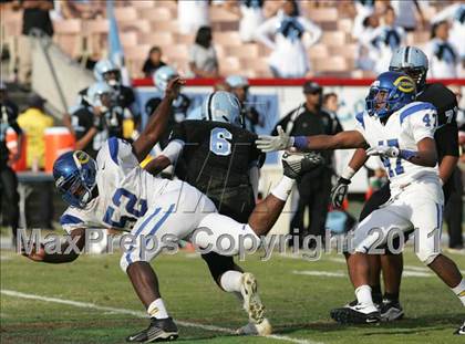 Thumbnail 2 in Crenshaw vs. Carson (CIF LA City Section D1 Final) photogallery.