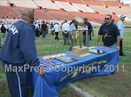 Thumbnail 3 in Crenshaw vs. Carson (CIF LA City Section D1 Final) photogallery.