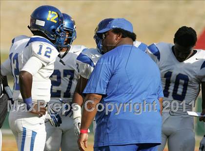 Thumbnail 3 in Crenshaw vs. Carson (CIF LA City Section D1 Final) photogallery.