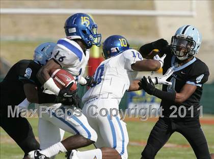 Thumbnail 1 in Crenshaw vs. Carson (CIF LA City Section D1 Final) photogallery.
