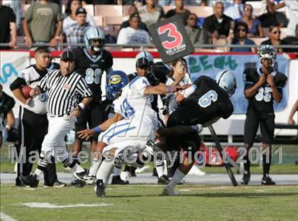 Thumbnail 3 in Crenshaw vs. Carson (CIF LA City Section D1 Final) photogallery.