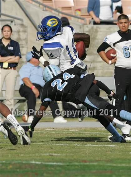 Thumbnail 1 in Crenshaw vs. Carson (CIF LA City Section D1 Final) photogallery.