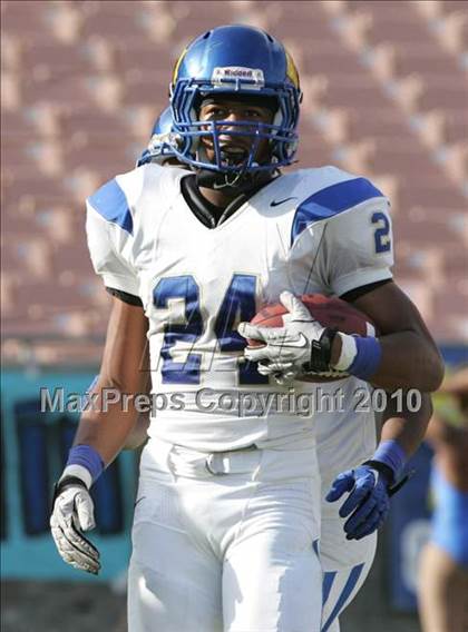 Thumbnail 3 in Crenshaw vs. Carson (CIF LA City Section D1 Final) photogallery.
