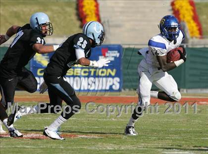 Thumbnail 3 in Crenshaw vs. Carson (CIF LA City Section D1 Final) photogallery.