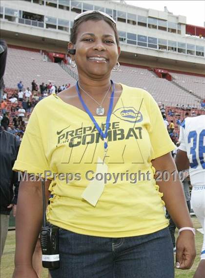 Thumbnail 3 in Crenshaw vs. Carson (CIF LA City Section D1 Final) photogallery.