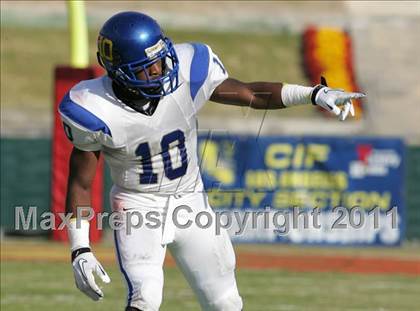 Thumbnail 3 in Crenshaw vs. Carson (CIF LA City Section D1 Final) photogallery.