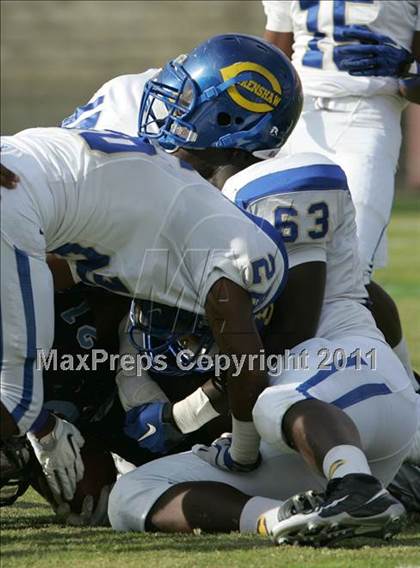Thumbnail 1 in Crenshaw vs. Carson (CIF LA City Section D1 Final) photogallery.
