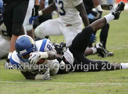Thumbnail 3 in Crenshaw vs. Carson (CIF LA City Section D1 Final) photogallery.