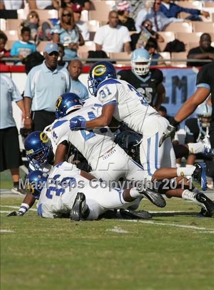Thumbnail 1 in Crenshaw vs. Carson (CIF LA City Section D1 Final) photogallery.