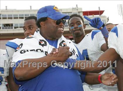 Thumbnail 3 in Crenshaw vs. Carson (CIF LA City Section D1 Final) photogallery.