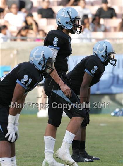 Thumbnail 2 in Crenshaw vs. Carson (CIF LA City Section D1 Final) photogallery.