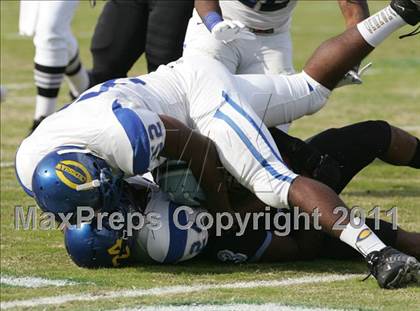 Thumbnail 2 in Crenshaw vs. Carson (CIF LA City Section D1 Final) photogallery.