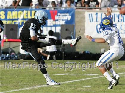 Thumbnail 1 in Crenshaw vs. Carson (CIF LA City Section D1 Final) photogallery.