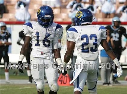 Thumbnail 3 in Crenshaw vs. Carson (CIF LA City Section D1 Final) photogallery.