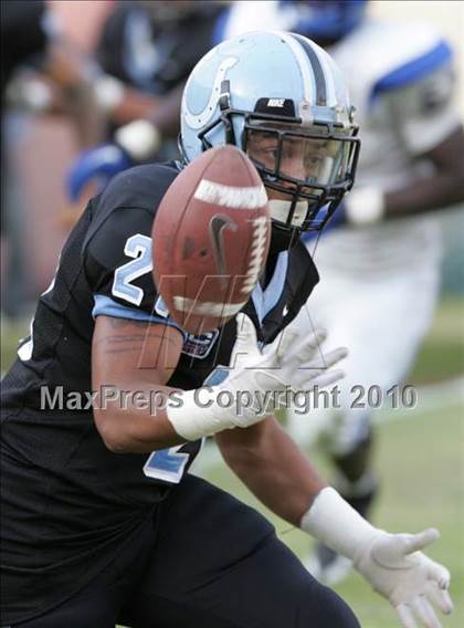 Thumbnail 3 in Crenshaw vs. Carson (CIF LA City Section D1 Final) photogallery.