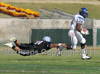 Thumbnail 3 in Crenshaw vs. Carson (CIF LA City Section D1 Final) photogallery.