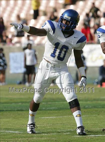 Thumbnail 3 in Crenshaw vs. Carson (CIF LA City Section D1 Final) photogallery.
