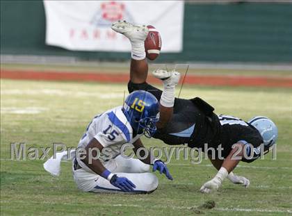 Thumbnail 3 in Crenshaw vs. Carson (CIF LA City Section D1 Final) photogallery.