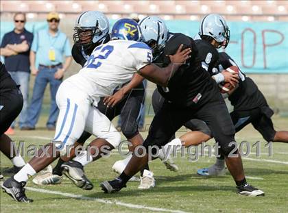 Thumbnail 3 in Crenshaw vs. Carson (CIF LA City Section D1 Final) photogallery.