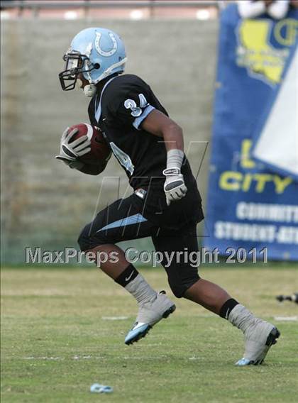 Thumbnail 2 in Crenshaw vs. Carson (CIF LA City Section D1 Final) photogallery.