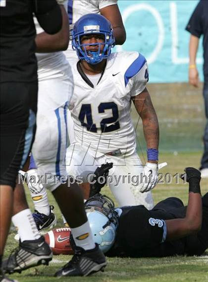 Thumbnail 2 in Crenshaw vs. Carson (CIF LA City Section D1 Final) photogallery.