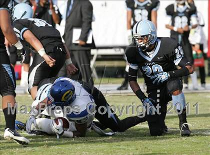 Thumbnail 2 in Crenshaw vs. Carson (CIF LA City Section D1 Final) photogallery.