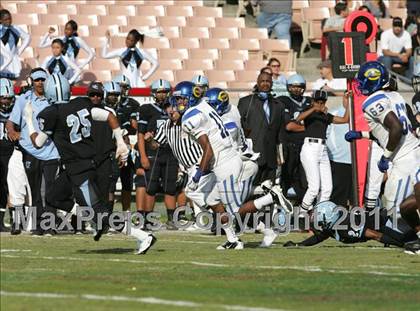 Thumbnail 2 in Crenshaw vs. Carson (CIF LA City Section D1 Final) photogallery.