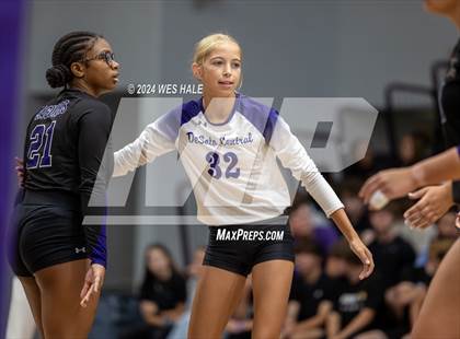 Thumbnail 3 in Center Hill @ DeSoto Central photogallery.