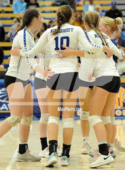 Thumbnail 2 in Aptos vs. Nordhoff (CIF State D4 Final) photogallery.