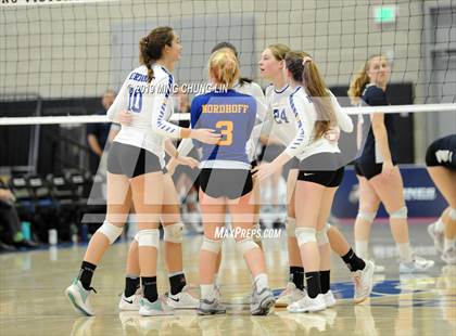 Thumbnail 3 in Aptos vs. Nordhoff (CIF State D4 Final) photogallery.