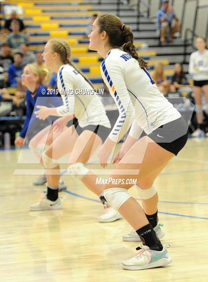 Thumbnail 3 in Aptos vs. Nordhoff (CIF State D4 Final) photogallery.