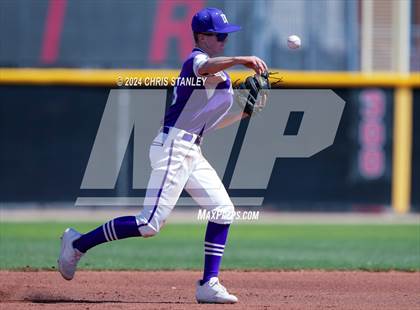Thumbnail 2 in Douglas County vs. West Point (Bob Everett Classic) photogallery.