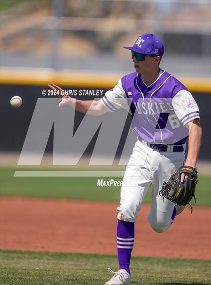 Thumbnail 2 in Douglas County vs. West Point (Bob Everett Classic) photogallery.