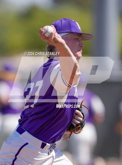 Thumbnail 2 in Douglas County vs. West Point (Bob Everett Classic) photogallery.