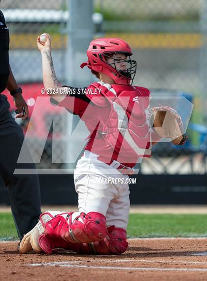 Thumbnail 2 in Douglas County vs. West Point (Bob Everett Classic) photogallery.