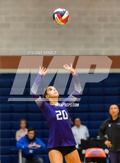 Thumbnail 2 in Boston Latin vs. Needham (MIAA Division 1 State Semi-final) photogallery.