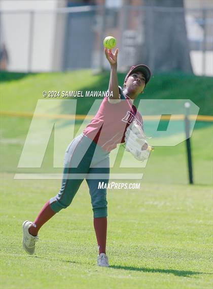 Thumbnail 3 in Downey @ Chaminade (CIFSS D1V Round 2 Playoffs) photogallery.