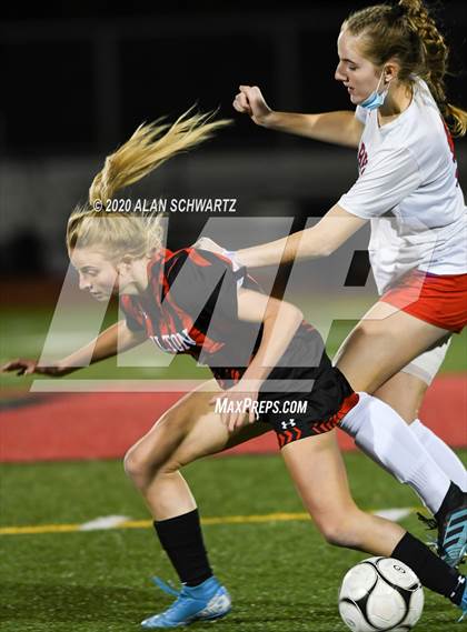 Thumbnail 3 in Fairport vs. Hilton (NYSPHSAA Class AA Final) photogallery.