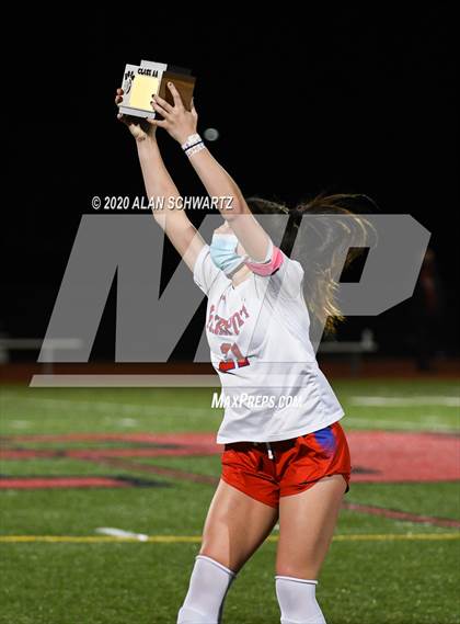 Thumbnail 2 in Fairport vs. Hilton (NYSPHSAA Class AA Final) photogallery.