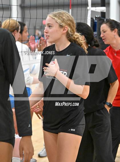 Thumbnail 2 in Tampa Prep vs. Mica Mountain (Nike TOC Southwest) photogallery.