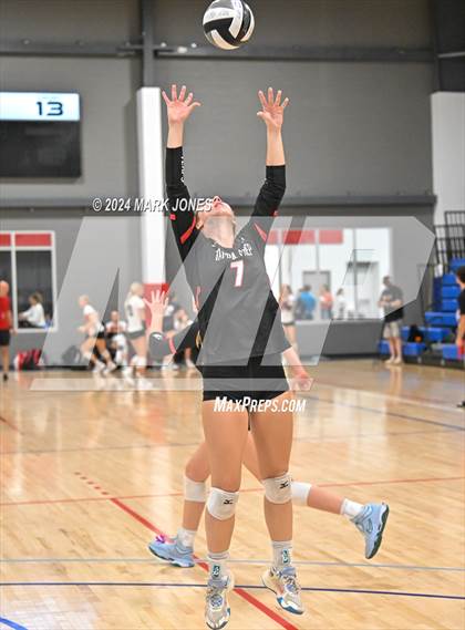 Thumbnail 3 in Tampa Prep vs. Mica Mountain (Nike TOC Southwest) photogallery.