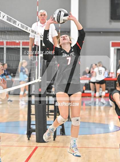 Thumbnail 3 in Tampa Prep vs. Mica Mountain (Nike TOC Southwest) photogallery.